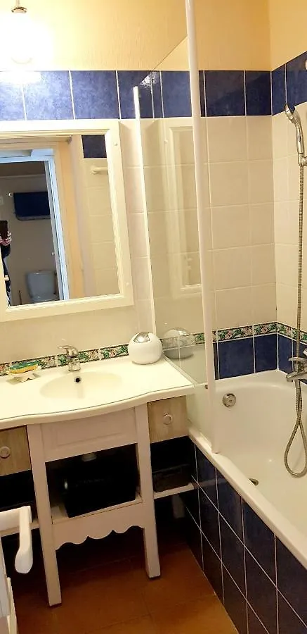 Apartment Appartement Moderne A Saint-Raphael Avec Piscine Partagee