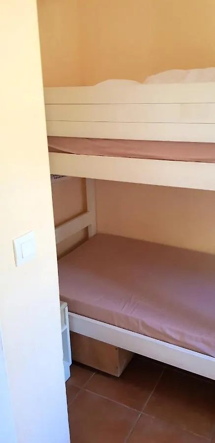 Appartement Moderne A Saint-Raphael Avec Piscine Partagee