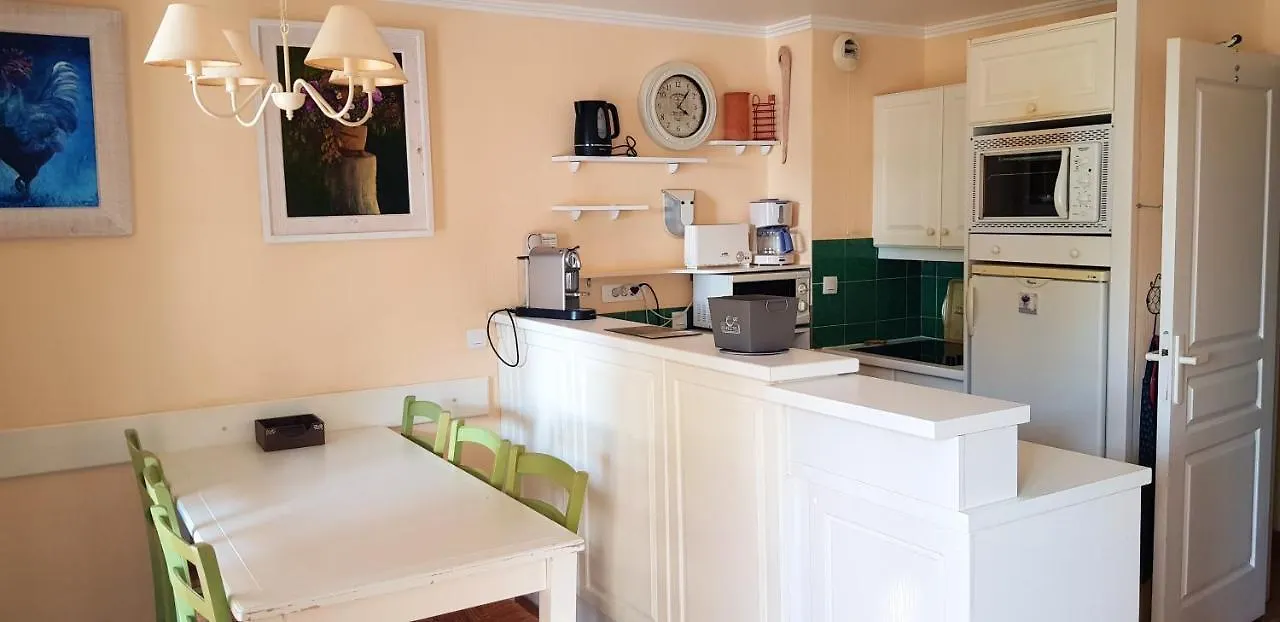 아파트 Appartement Moderne A Saint-Raphael Avec Piscine Partagee